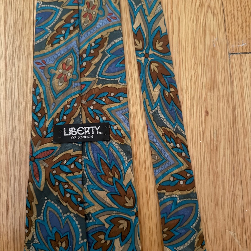 Liberty of London, men’s vintage, blue floral, 100% silk